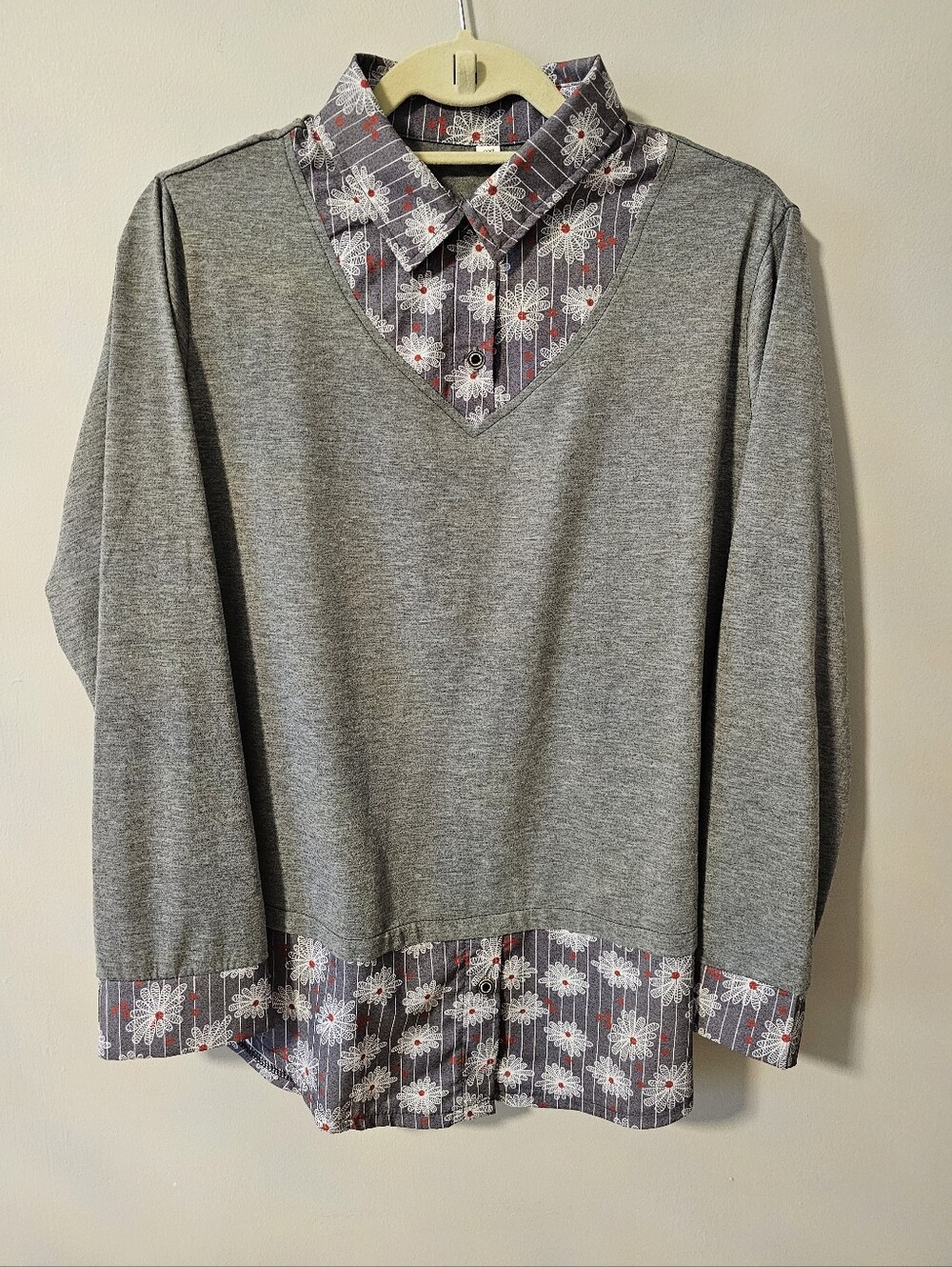 Women’s 2XL Grey Floral Layered Look Collared Pullover Top